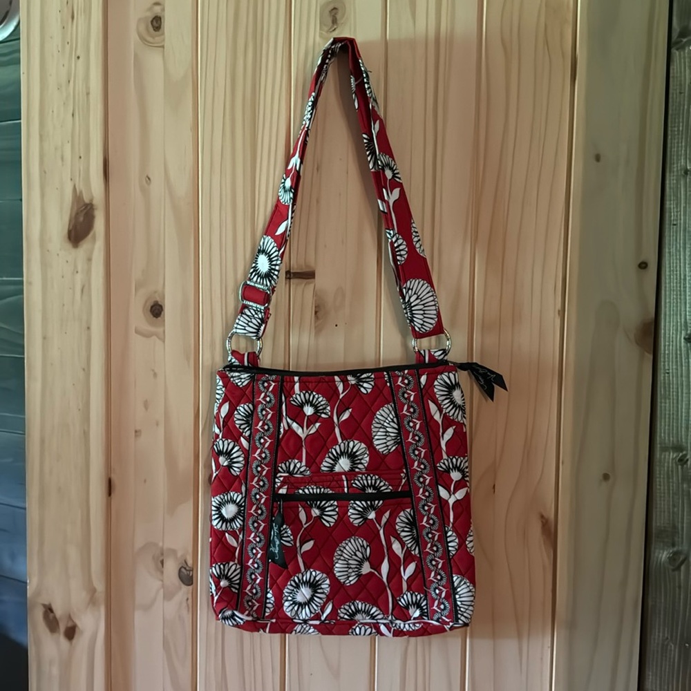 Like new condition Vera Bradley bag